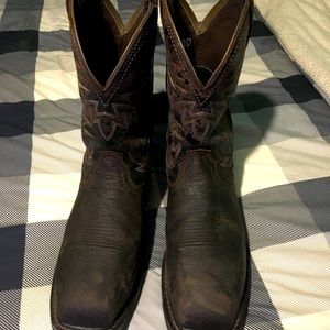 Artists! Steel toe MED ! I have wore them maybe 10 times !